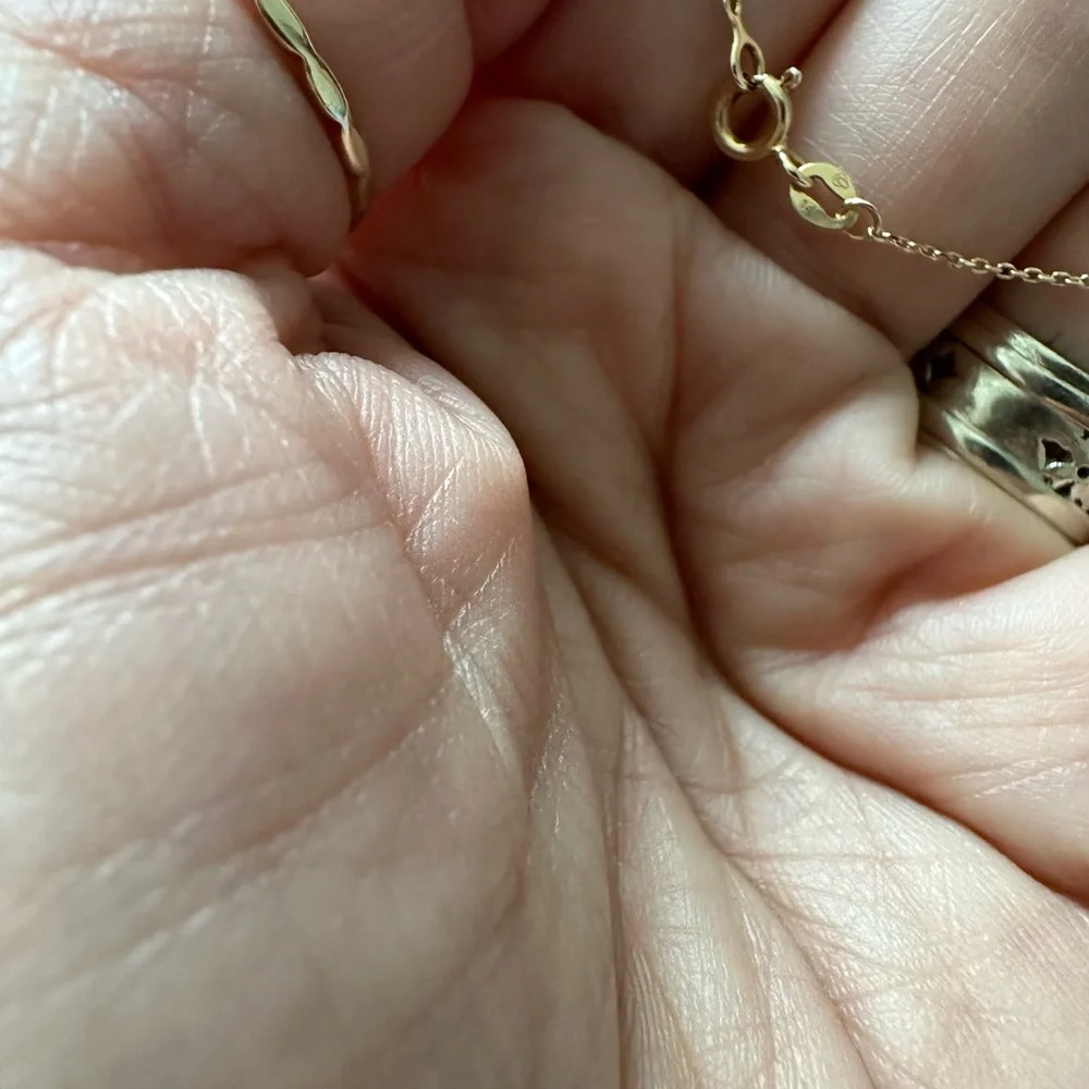 🎉Sale🎉Mrs. 14kt necklace - Picture 5 of 9